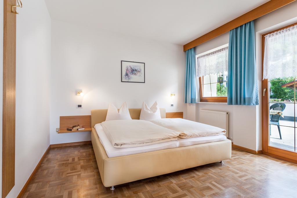 Residence Schnatzhof Silandro Bilik gambar